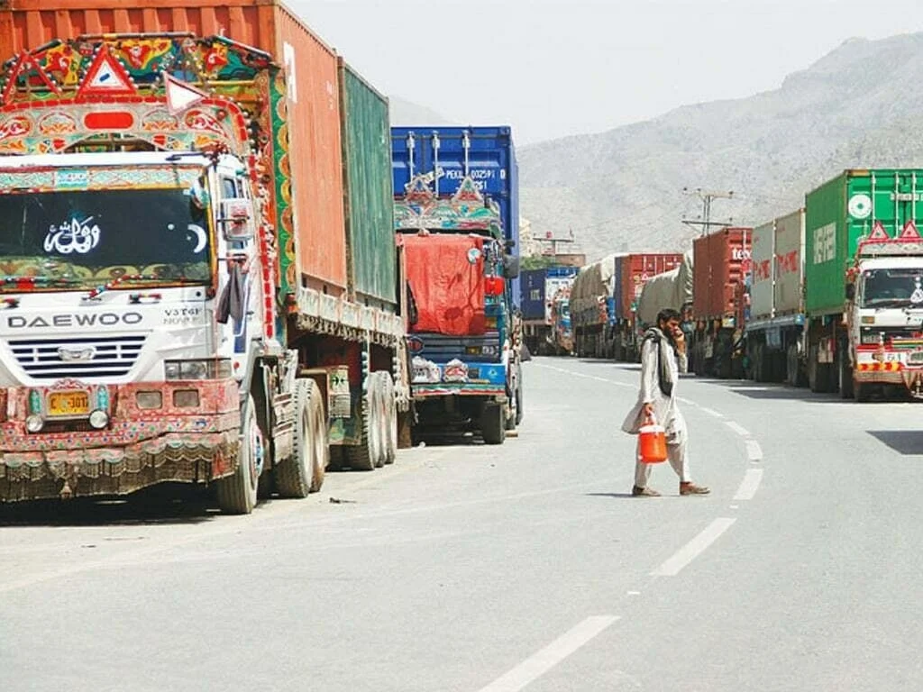 Trucks carrying cargo between Pakistan and Afghanistan [BRE]