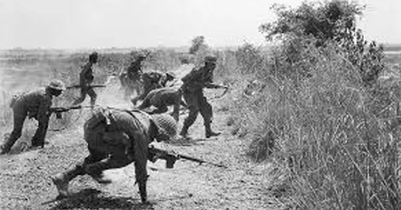 Frontline troops of the Indian Army fighting in Kasur sector of Pakistan. [Indian Express Archives]