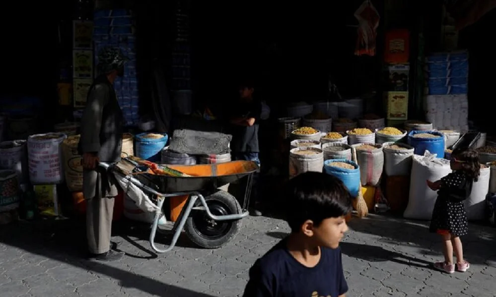 France allocates 3 million euros to WFP to aid Afghan school nutrition and fight malnutrition among mothers and children. [Image via Ariana News]