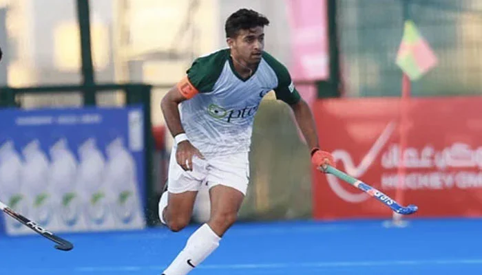 Hanan Shahid leads Pakistan to a 4-2 victory over Japan in the Junior Asia Cup semifinal with a brilliant performance. Hanan Shahid leads Pakistan to a 4-2 victory over Japan in the Junior Asia Cup semifinal with a brilliant performance. [Image via The News]