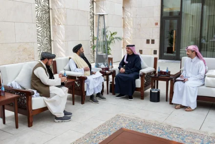 Mullah Baradar visits Qatar to discuss investments and economic ties with Sheikh Mohammed bin Abdulrahman Al-Thani. [Image via Tolo News]